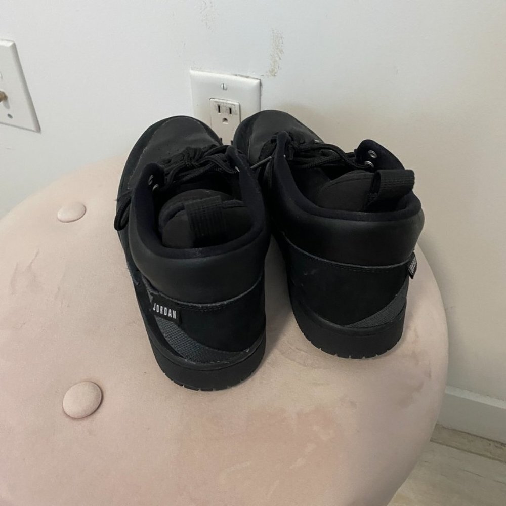 Nike Air Jordans Black Size 6.5Y - Picture 5 of 8